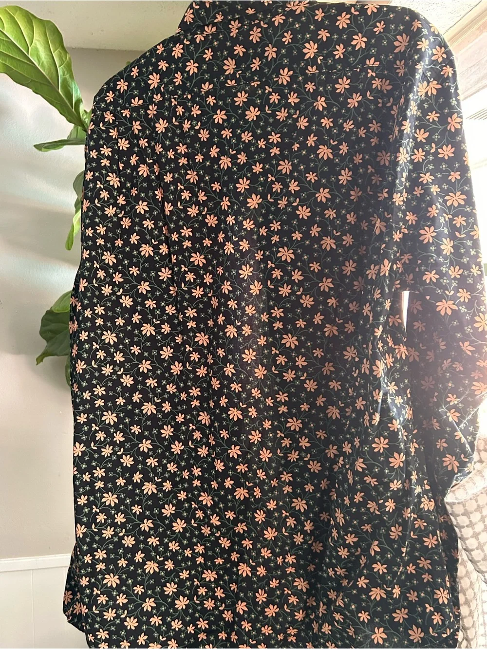 J. Crew Men’s Black Floral Button-Up Shirt - Pink/Apricot  Daisy Print